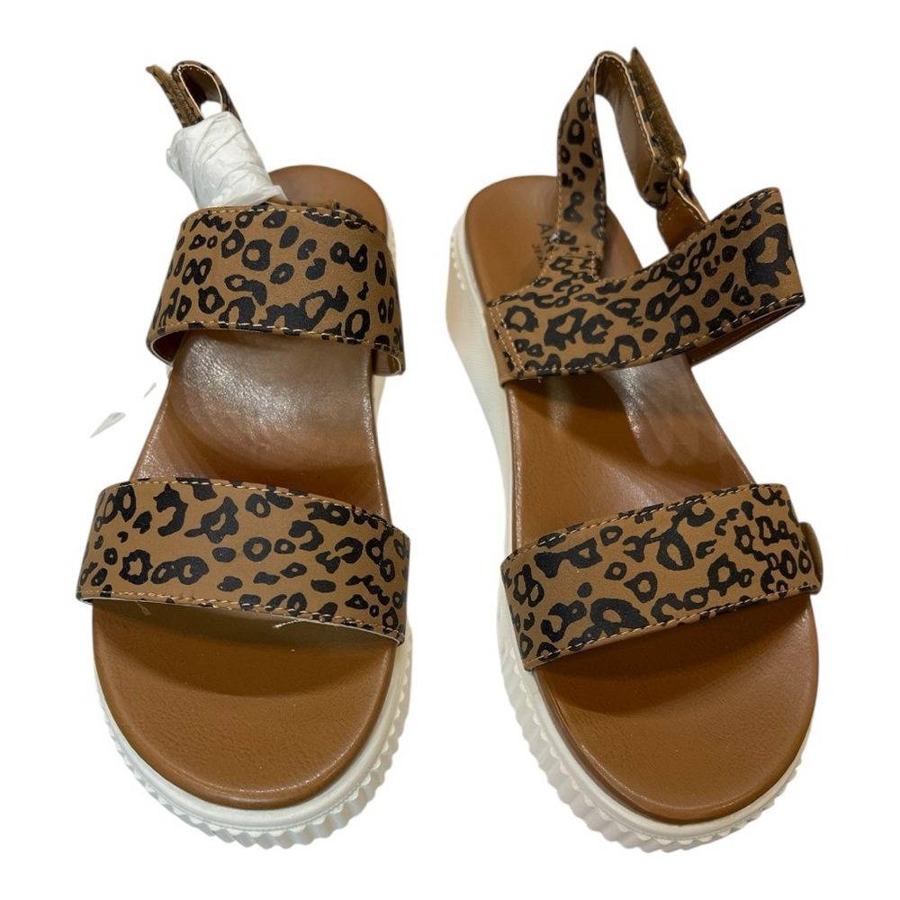 Arizona Jean Company Brown Sandals with White Soles